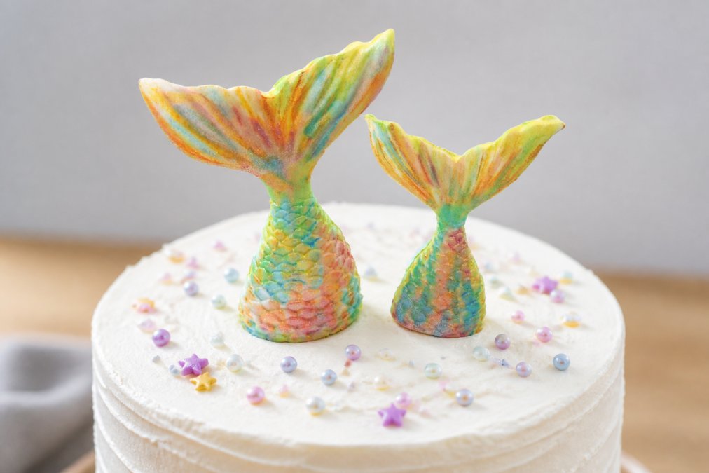 Are Handmade Sugar Toppers Edible? A 2026 Guide
